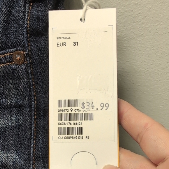 Indigo Blue H&M Straight Fit Distressed Jean Shorts with Frayed Hem. Size 31 NWT - Picture 2 of 7